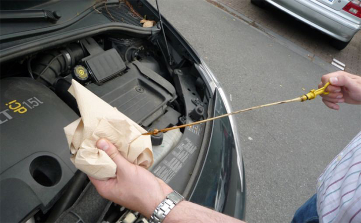 Comment vérifier le niveau d'huile de votre voiture ?